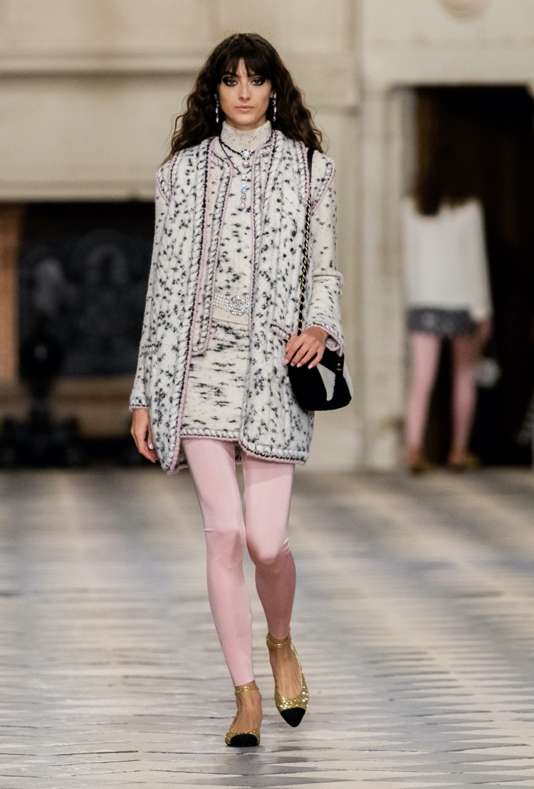 Z wizytą na „Zamku Dam” -&nbsp; Chanel Métiers d’art 2020/21