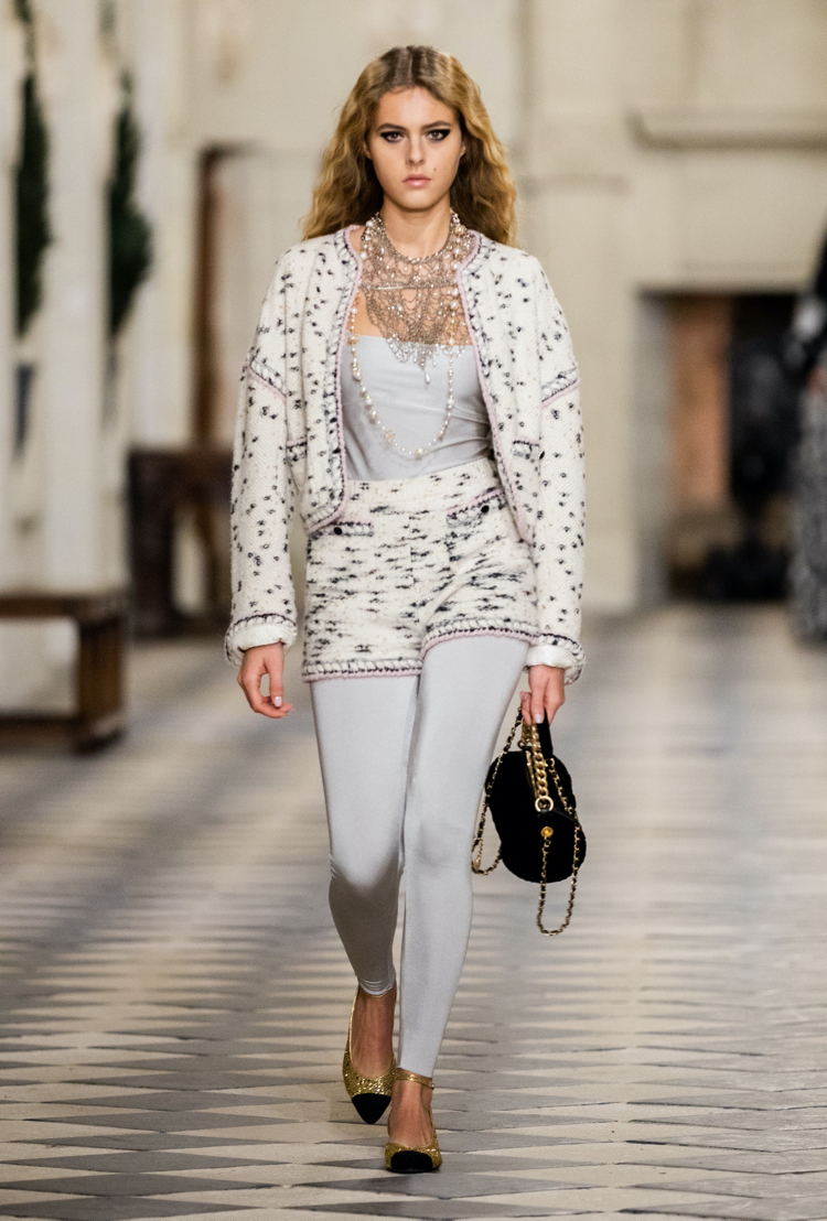 Z wizytą na „Zamku Dam” -&nbsp; Chanel Métiers d’art 2020/21