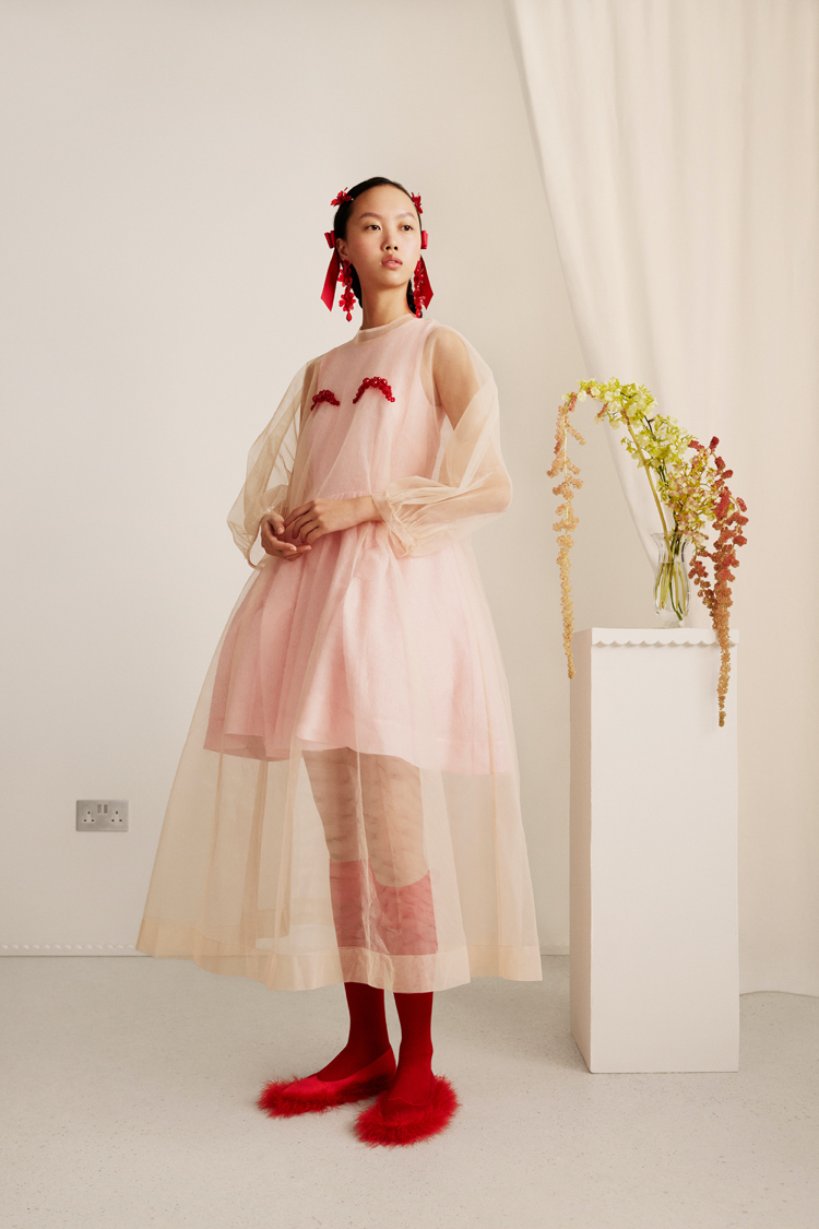 Najnowsza kolaboracja marki H&M z domem mody Simone Rocha